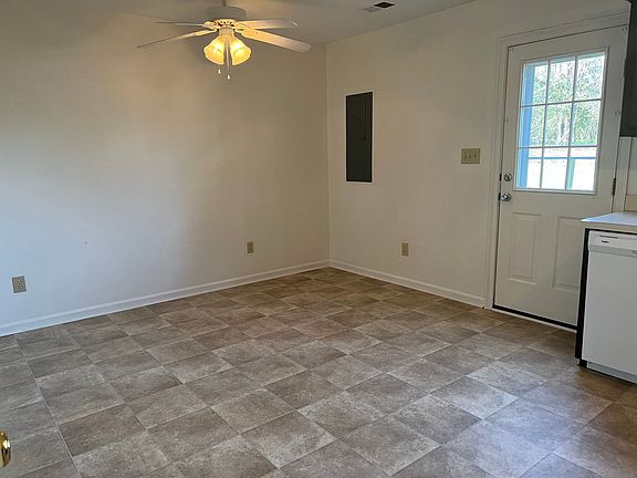 3rd image of 208 Simmons St Unit 2
