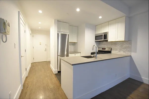 Rented by REAL New York | media 23