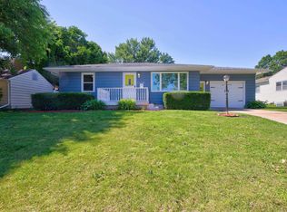 1306 W 6th St, Cedar Falls, IA 50613
