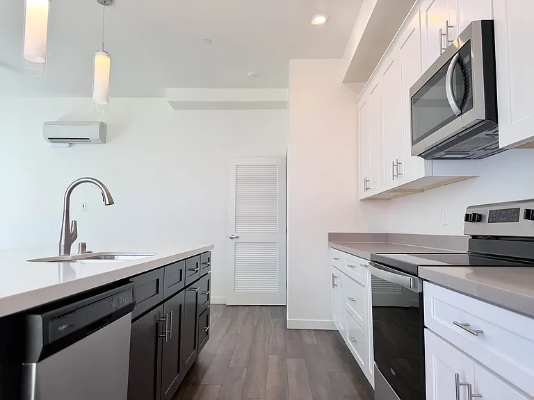 3778 Park Blvd #6 — Photo 5