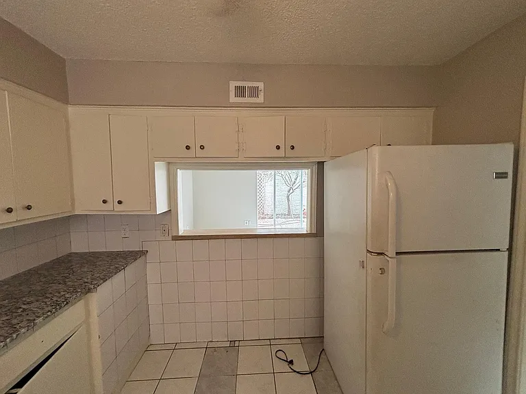 2710 Briarhurst Dr #5 — Photo 10