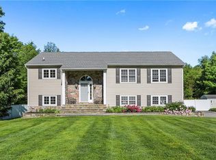 131 Hill St, Mahopac, NY 10541