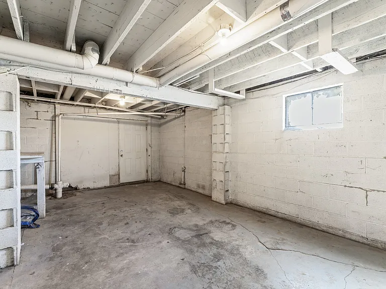 33085 W 82nd St — Photo 27
