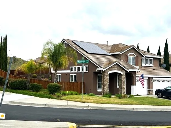 Front of House - 1905 Moosup Ct