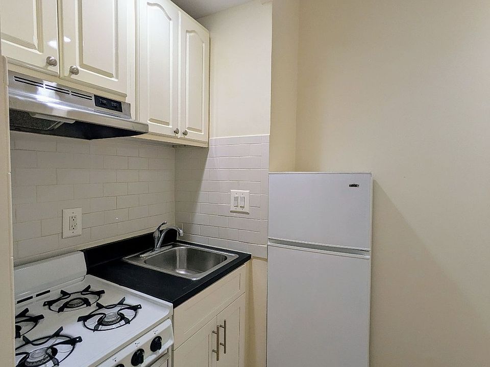 1st image of 1482 York Ave APT 3a