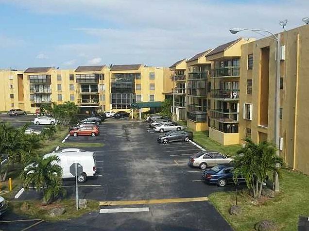 1st image of 1350 SW 122nd Ave APT 305