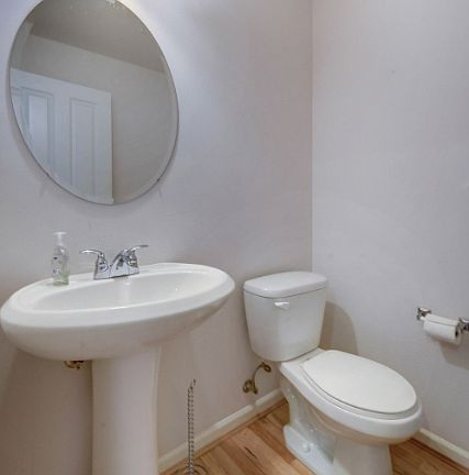 5th image of 8339 21st St NE