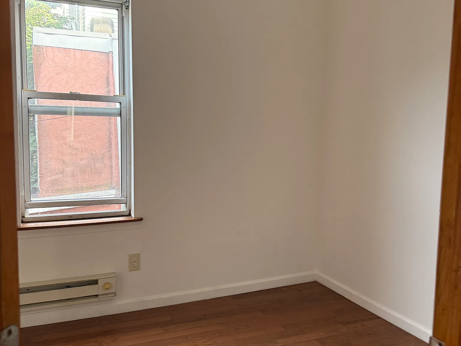 3 bed, 1000 sqft, $1,400 — Photo 4