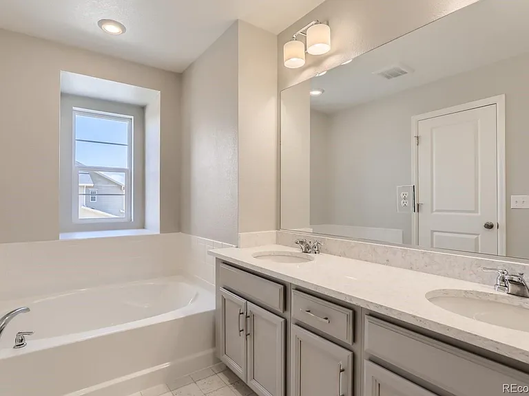 6302 N Fulton St — Photo 15