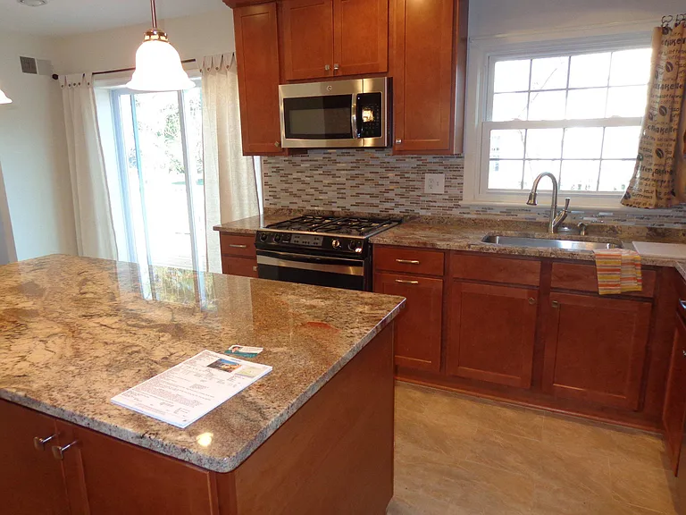 8126 Dunsinane Ct — Photo 6