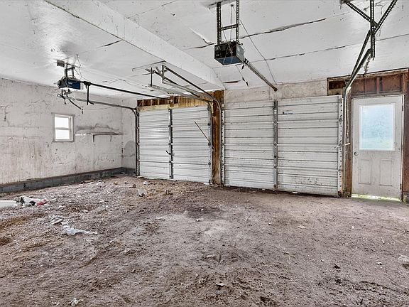 26th image of 2429 W Huron Line Rd
