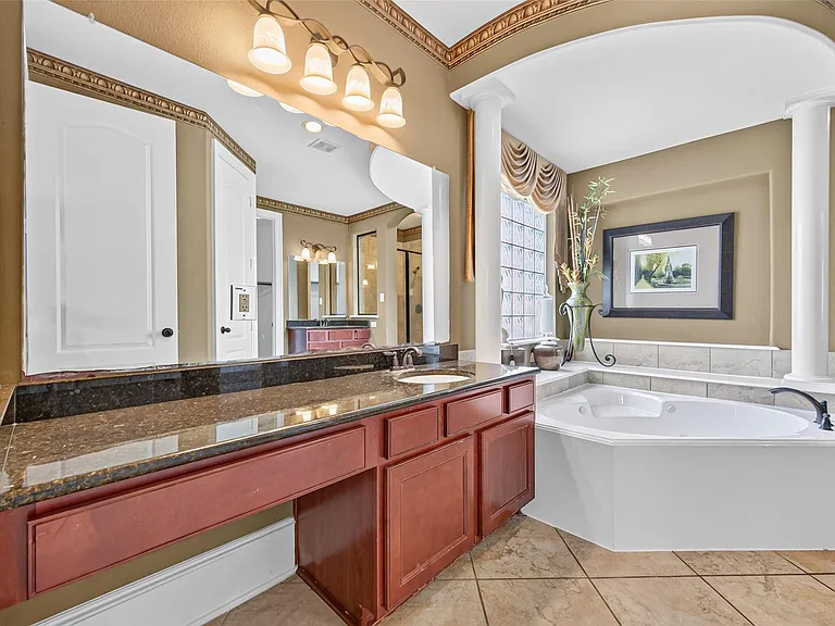 9735 Lansing Meadows Dr — Photo 23