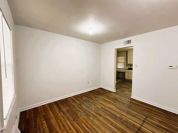 5th image of 1514 N Pershing St