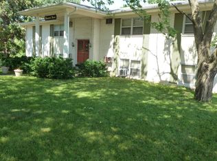 4223 Chamberlain Dr, Des Moines, IA 50312