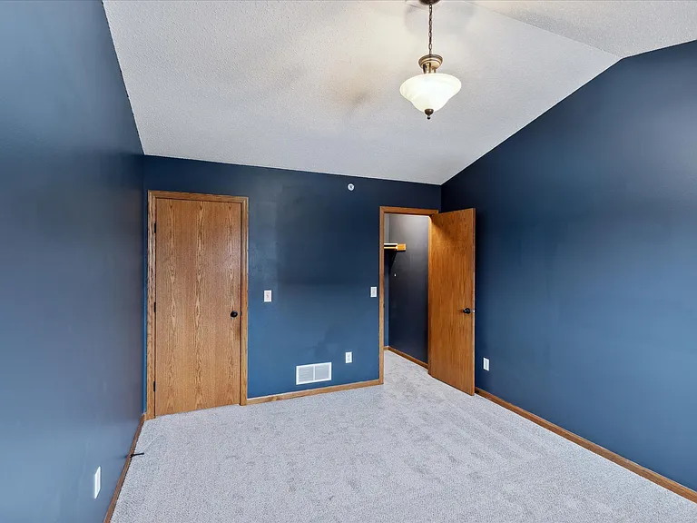 7300 Kahler Cir NE — Photo 11