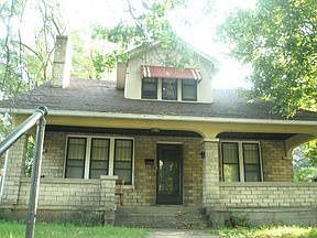 2nd image of 114 W Atchison St