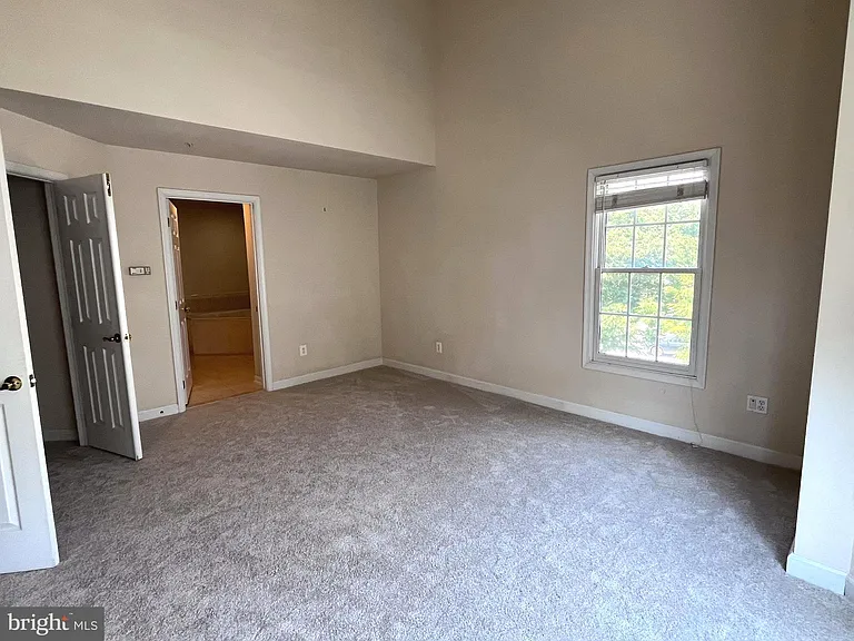 1601 Leeds Castle Dr — Photo 18