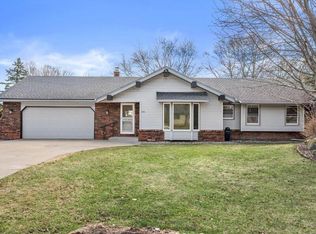 680 Forest Grove Ln, Brookfield, WI 53005