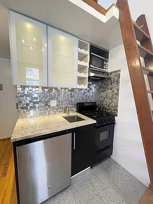 Rented by Oxford Property Group | media 12