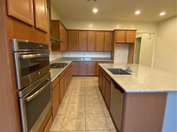 5th image of 4124 Fairywren Dr