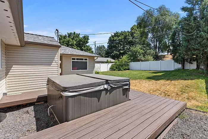 6008 N Cochran St — Photo 13