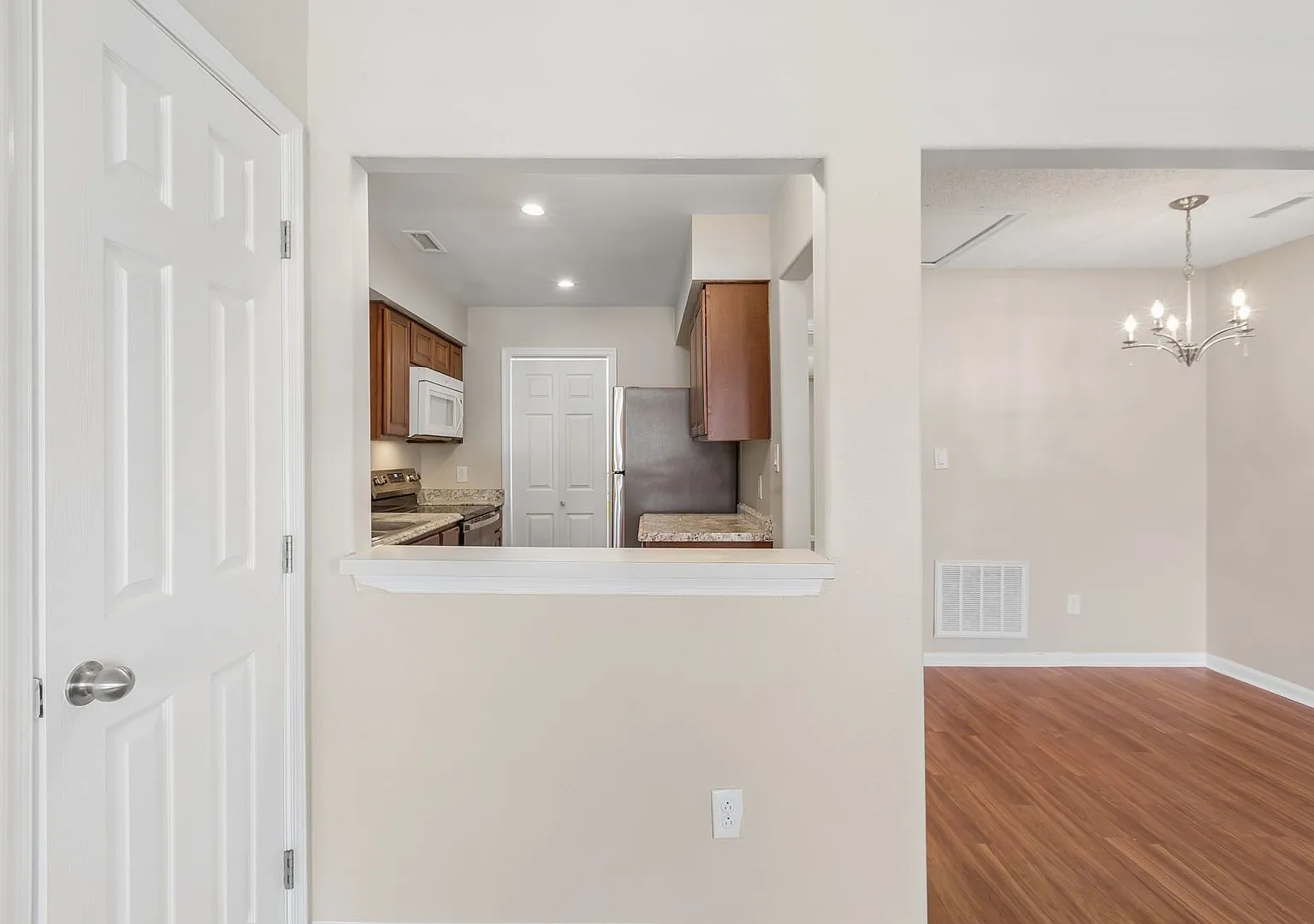 Virginia Beach End Unit Townhome !! — Photo 4