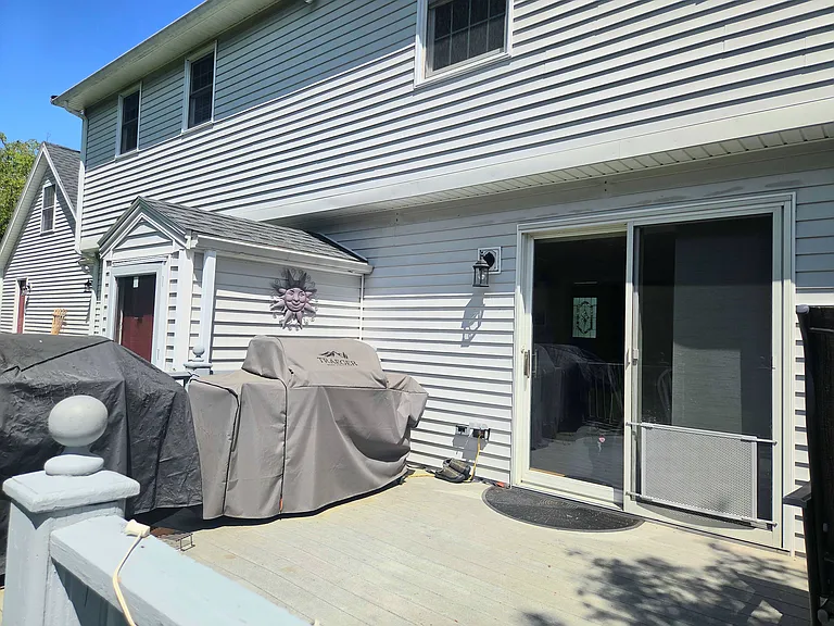 10 Amanda Way — Photo 3