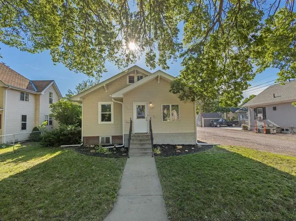 1865 26th Ave, Columbus, NE 68601