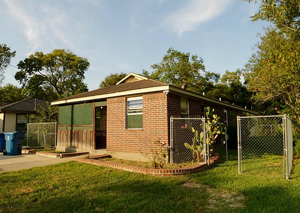 1st image of 2713 Avenue C