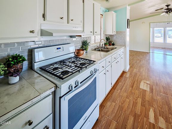 4th image of 2111 E Bryden St