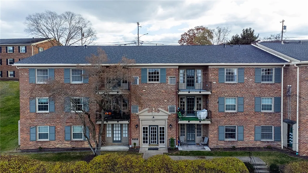 1060 Chatham Park Dr APT H photo 1