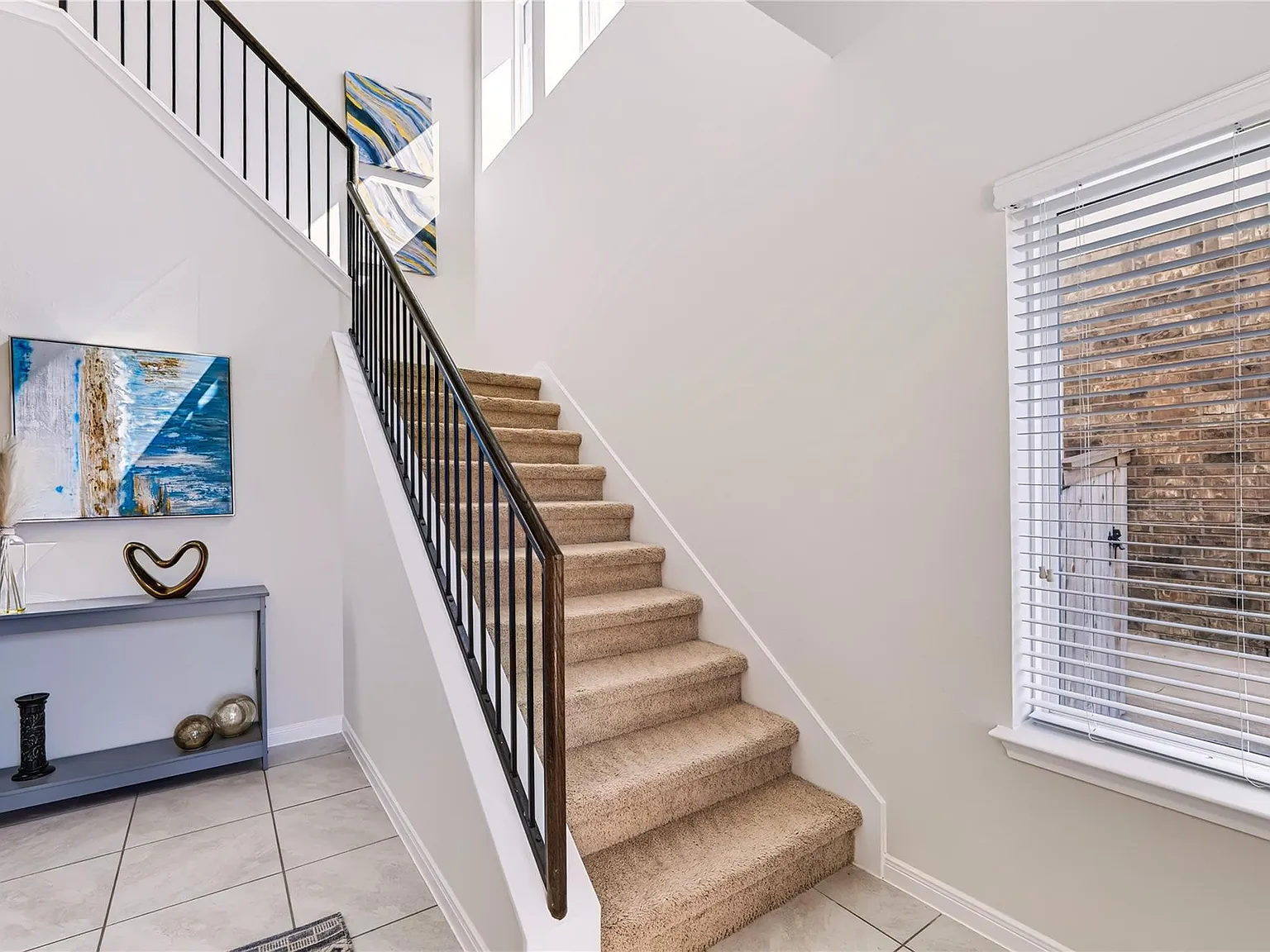 3 bed, 2.5 bath, 2034 sqft, $2,150 — Photo 4