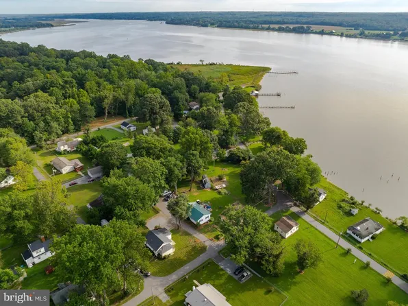 18408 Juniper Trl, Aquasco, MD 20608