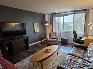 4977 Battery Ln APT 707, Bethesda, MD 20814