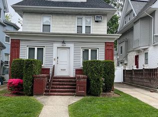 1053 E 17th St, Brooklyn, NY 11230