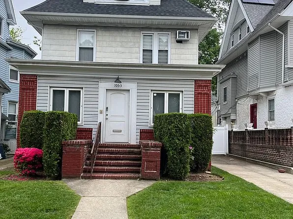 1053 E 17th St, Brooklyn, NY 11230