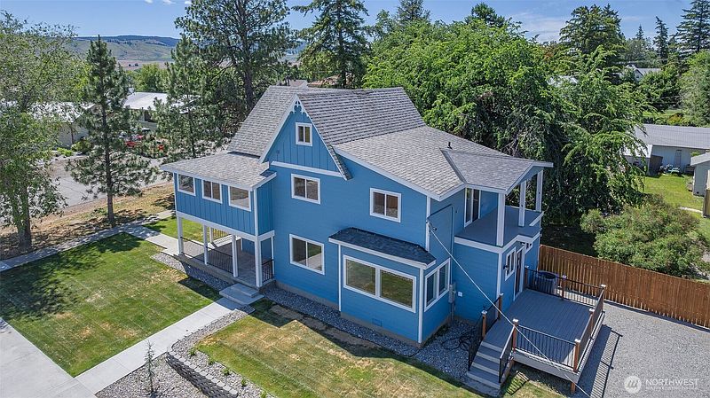 4th image of 209 W Ash Street