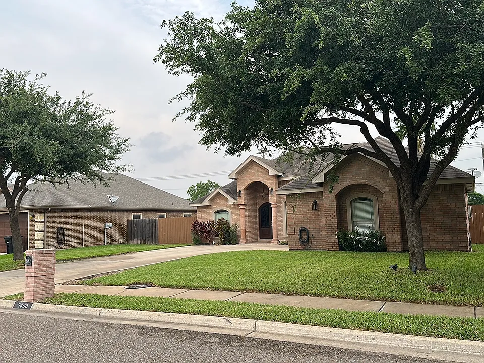 2400 Denton Creek Ave