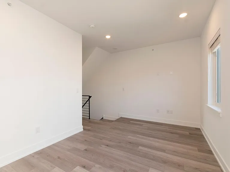 2434 N Mascher St #3 — Photo 11