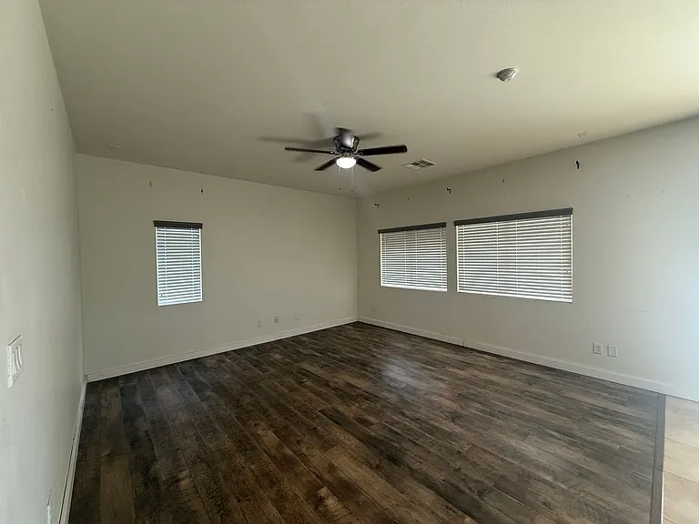 4957 Harold St — Photo 33