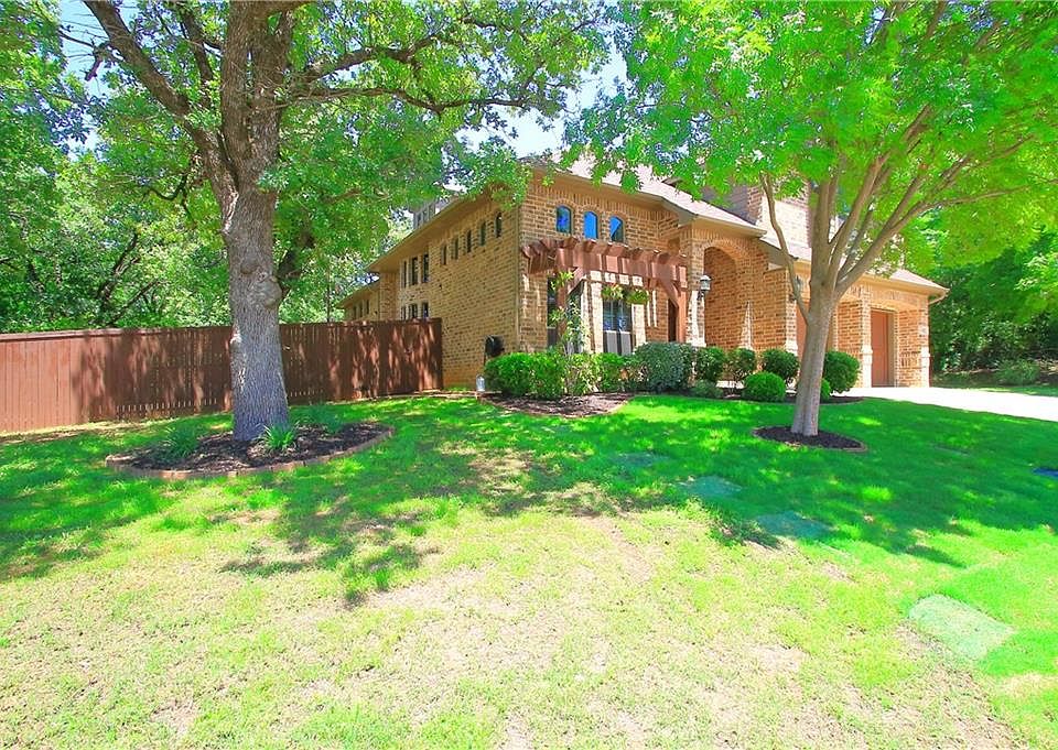 1st image of 100 Lakehill Dr