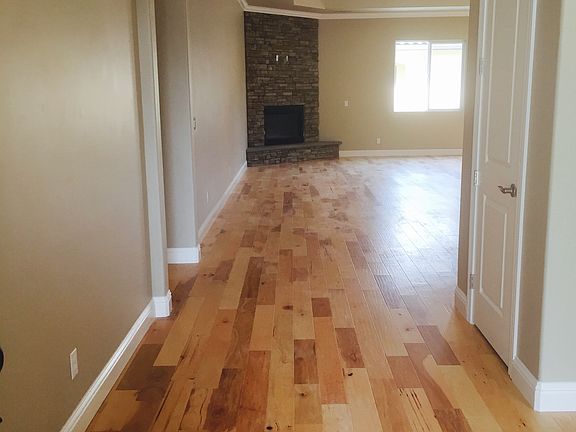 3rd image of 2512 Poppy Dr