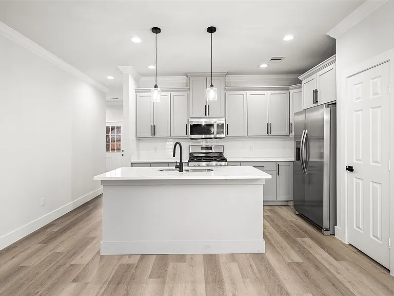 8056 Meadowbrook Dr — Photo 10