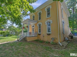 419 N 8th St, Petersburg, IL 62675