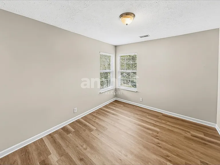 2120 Loudenslager Dr — Photo 17