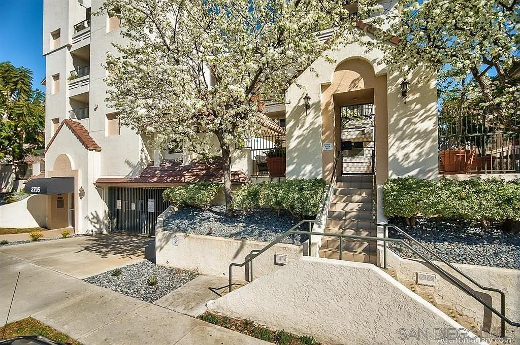 3795 Georgia St — Photo 2