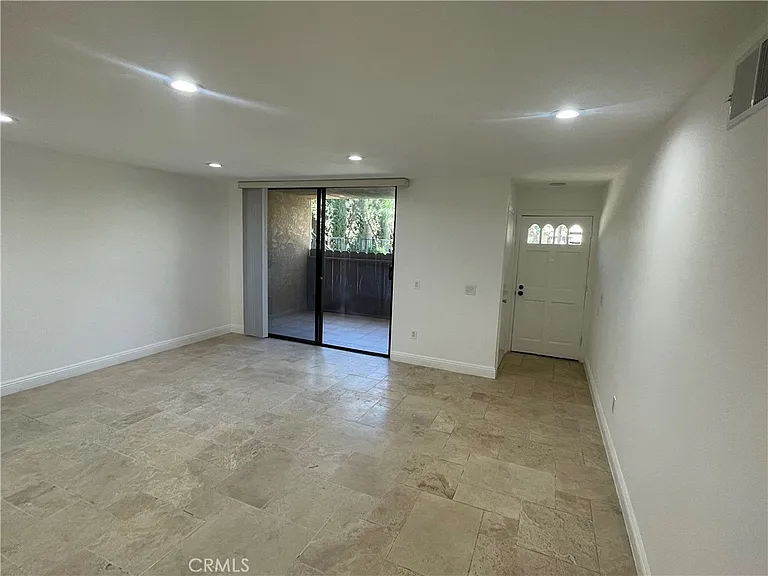 22038 Vanowen St #103 — Photo 4