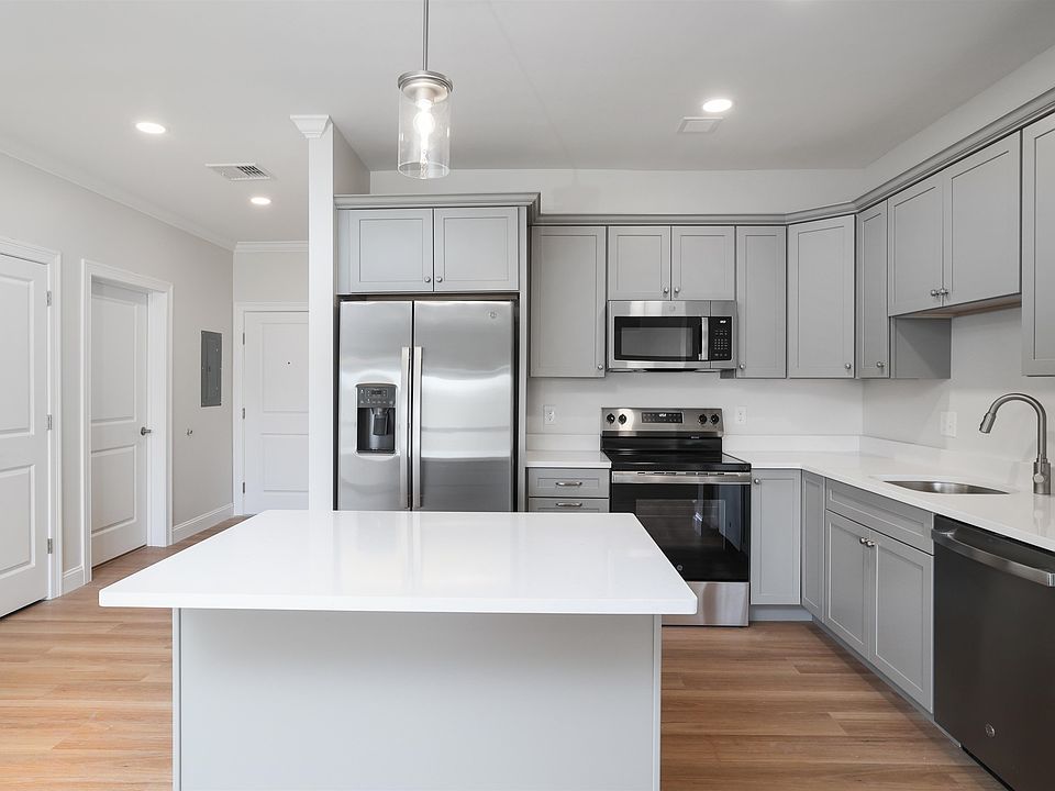 1st image of 74 Rockingham Rd #104