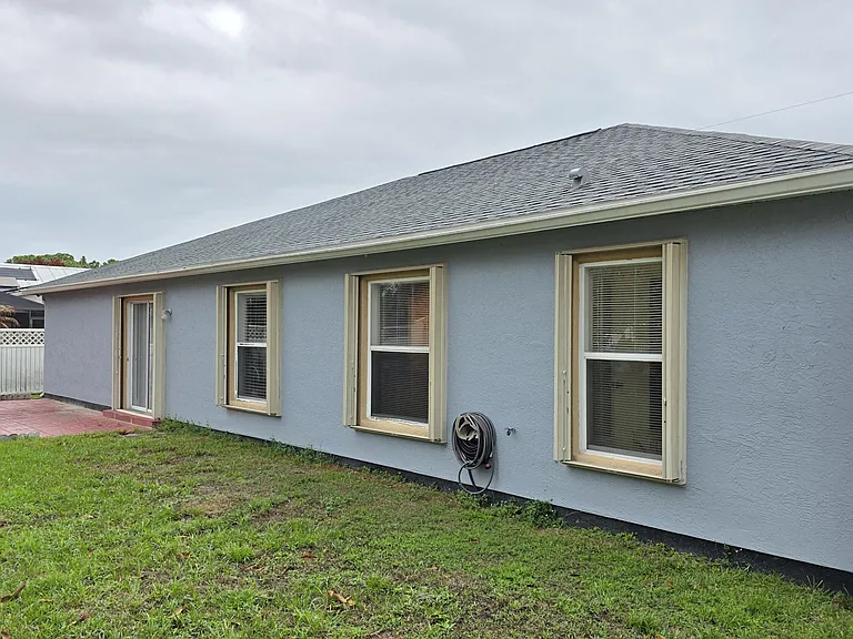 6448 NW Colgate St — Photo 2
