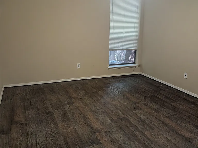 2411 Windy Pine Ln — Photo 14